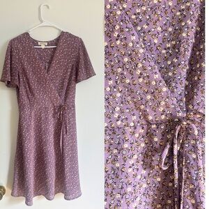 Chic Lilac Floral Wrap Dress